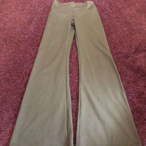 American Eagle flare leggings